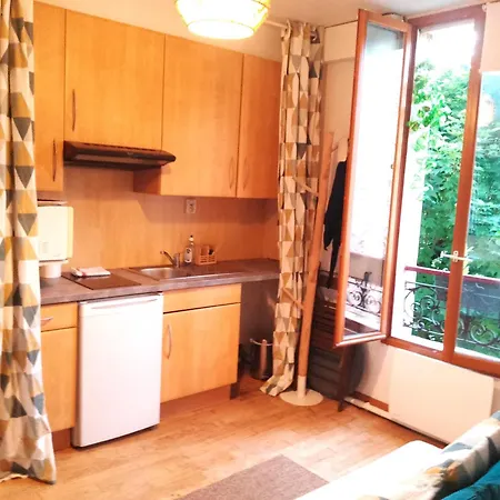 Charming New In Montmartre Les Abbesses Apartment
